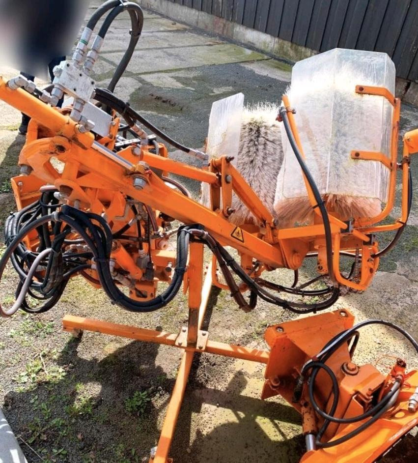 Schmidt RPS-H Leitpfostenwaschgerät für Unimog 405/10 405/12 U400 300 400 500 UGN UGE Mulag Mercedes-Benz 318 218 423 427 429 430 - מטאטא: תמונה 1 Schmidt RPS-H Leitpfostenwaschgerät für Unimog 405/10 405/12 U400 300 400 500 UGN UGE Mulag Mercedes-Benz 318 218 423 427 429 430 - מטאטא: תמונה 1