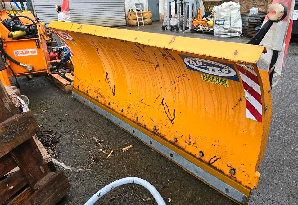 Schneepflug für Schaeff U. Yanmar Radlader Schneeschild Schneeschieber Schmidt Winterdienst - מחרשת שלג: תמונה 4 Schneepflug für Schaeff U. Yanmar Radlader Schneeschild Schneeschieber Schmidt Winterdienst - מחרשת שלג: תמונה 4