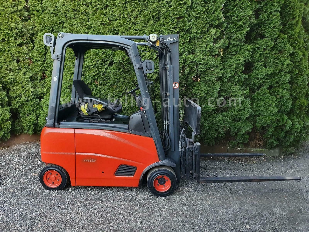 Linde E18 PH 4-Rad Seitenschieber*Zinkenverstellung* - מלגזה חשמלית: תמונה 3 Linde E18 PH 4-Rad Seitenschieber*Zinkenverstellung* - מלגזה חשמלית: תמונה 3