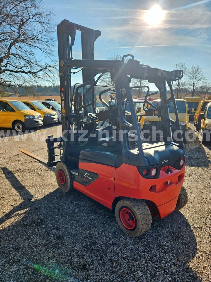 Linde E25 R Roadster , 6.880mm Hubhöhe, StVZO hydr. Zi - מלגזה חשמלית: תמונה 4 Linde E25 R Roadster , 6.880mm Hubhöhe, StVZO hydr. Zi - מלגזה חשמלית: תמונה 4