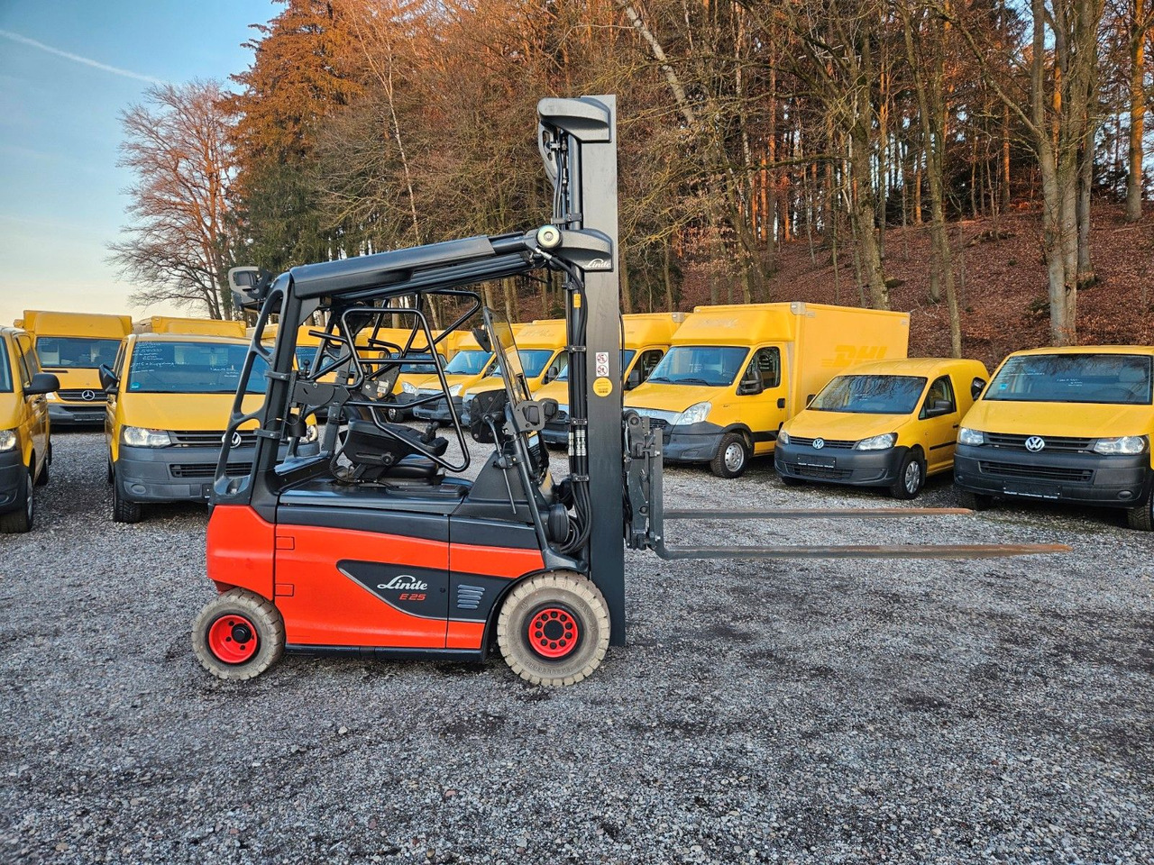Linde E25 R Roadster , 6.880mm Hubhöhe, StVZO hydr. Zi - מלגזה חשמלית: תמונה 5 Linde E25 R Roadster , 6.880mm Hubhöhe, StVZO hydr. Zi - מלגזה חשמלית: תמונה 5
