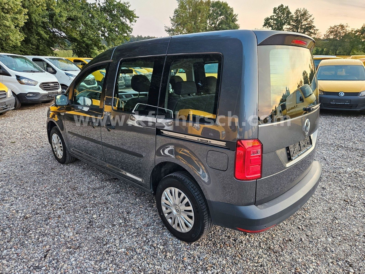Volkswagen Caddy Temp*Sitzhzg*Navi*Blueth*2xSchiebetüre*1Hd - כלי רכב מסחרי לנוסעים: תמונה 5 Volkswagen Caddy Temp*Sitzhzg*Navi*Blueth*2xSchiebetüre*1Hd - כלי רכב מסחרי לנוסעים: תמונה 5