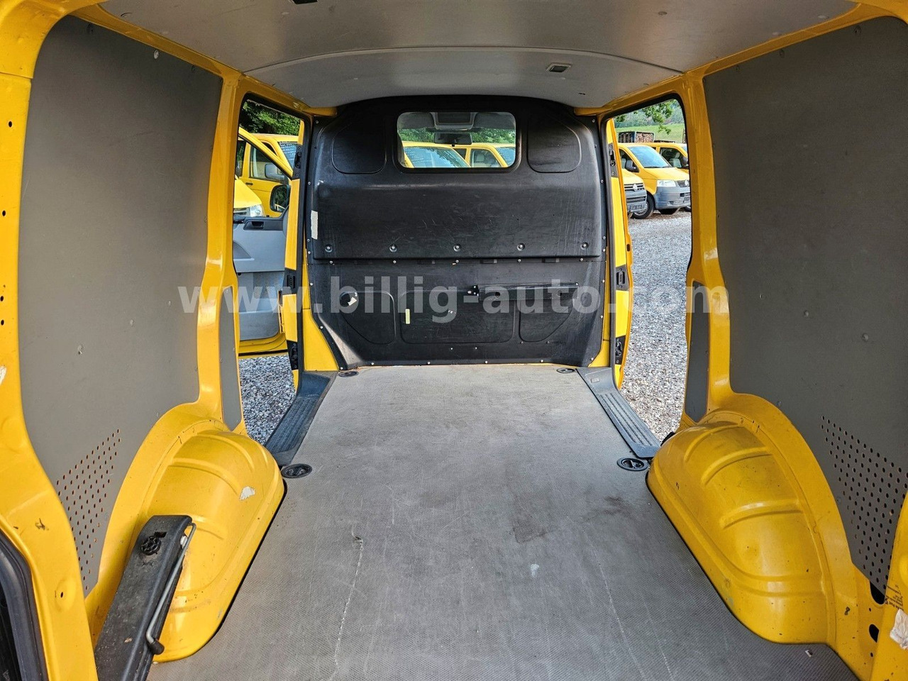 Volkswagen T5 Transporter 2.0TDI *49.000KM* 2xSchiebetüre - כלי רכב מסחרי קטן: תמונה 4 Volkswagen T5 Transporter 2.0TDI *49.000KM* 2xSchiebetüre - כלי רכב מסחרי קטן: תמונה 4