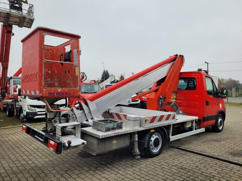 Iveco Daily 35S11 podnośnik koszowy 20 m Multitel MT202DS - פלטפורמה אווירית מותקנת על משאית: תמונה 3 Iveco Daily 35S11 podnośnik koszowy 20 m Multitel MT202DS - פלטפורמה אווירית מותקנת על משאית: תמונה 3