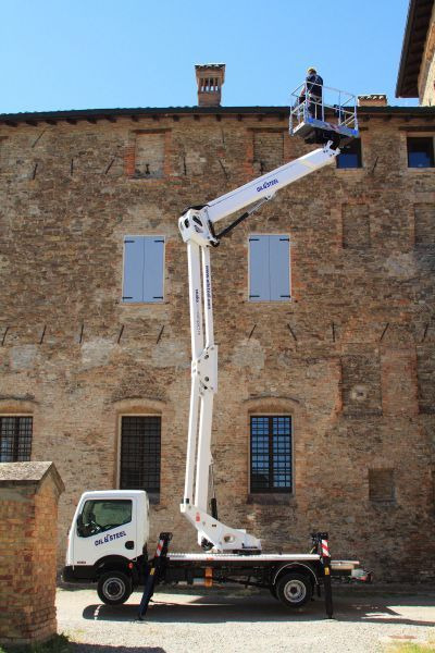 Oil&Steel Snake 2010 Plus 20 m zamontowany na Nissan Cabstar - פלטפורמה אווירית מותקנת על משאית: תמונה 4 Oil&Steel Snake 2010 Plus 20 m zamontowany na Nissan Cabstar - פלטפורמה אווירית מותקנת על משאית: תמונה 4