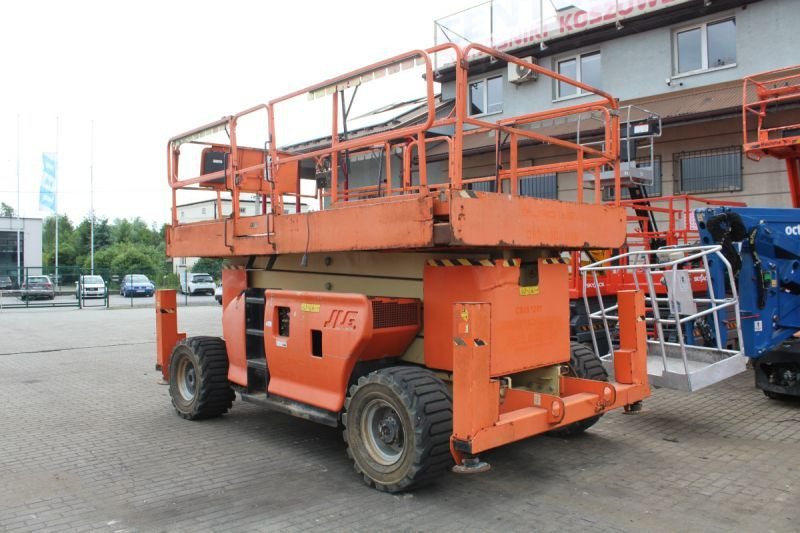 Podnośnik nożycowy 4x4 terenowy 15 m JLG 4394 RT - מעלית מספריים: תמונה 2 Podnośnik nożycowy 4x4 terenowy 15 m JLG 4394 RT - מעלית מספריים: תמונה 2