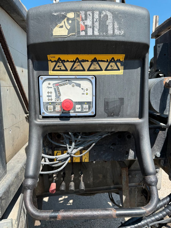 משאית צד נופל/ שטוחה, משאית מנוף Scania G440 Brücke mit Ladekran: תמונה 15