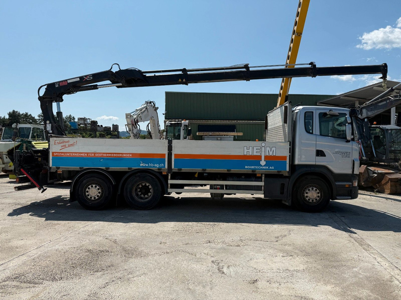 משאית צד נופל/ שטוחה, משאית מנוף Scania G440 Brücke mit Ladekran: תמונה 12