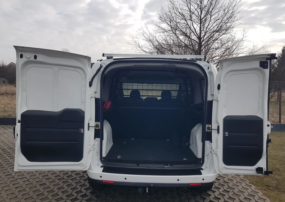 Fiat Doblo 1.6 Multijet 16V Easy - מכונית: תמונה 5 Fiat Doblo 1.6 Multijet 16V Easy - מכונית: תמונה 5