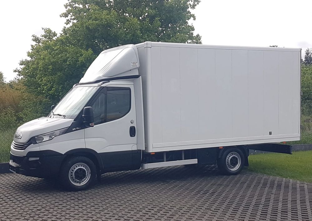 Iveco DAILY 3,0 KLIMA 8EP KONTENER 4,22x2,10x2,11 AC KRAJOWY DMC 3500 KG 35S15 - כלי רכב מסחרי עם תיבה: תמונה 2 Iveco DAILY 3,0 KLIMA 8EP KONTENER 4,22x2,10x2,11 AC KRAJOWY DMC 3500 KG 35S15 - כלי רכב מסחרי עם תיבה: תמונה 2