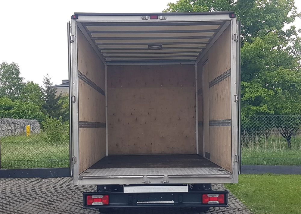 Iveco DAILY 3,0 KLIMA 8EP KONTENER 4,22x2,10x2,11 AC KRAJOWY DMC 3500 KG 35S15 - כלי רכב מסחרי עם תיבה: תמונה 5 Iveco DAILY 3,0 KLIMA 8EP KONTENER 4,22x2,10x2,11 AC KRAJOWY DMC 3500 KG 35S15 - כלי רכב מסחרי עם תיבה: תמונה 5