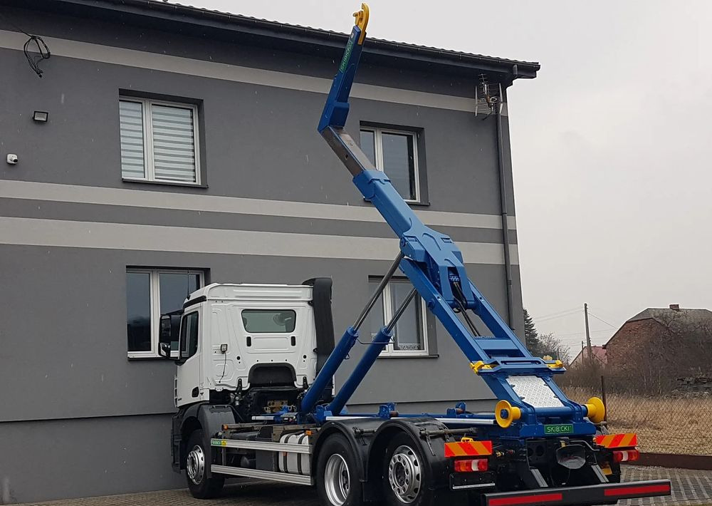Mercedes-Benz ANTOS ACTROS HAKOWIEC 3 OSIE 6x2 KLIMA HAKOWIEC DO KONTENERÓW - משאית הרמת וו: תמונה 3 Mercedes-Benz ANTOS ACTROS HAKOWIEC 3 OSIE 6x2 KLIMA HAKOWIEC DO KONTENERÓW - משאית הרמת וו: תמונה 3