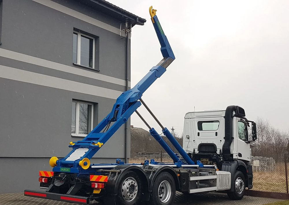 Mercedes-Benz ANTOS ACTROS HAKOWIEC 3 OSIE 6x2 KLIMA HAKOWIEC DO KONTENERÓW - משאית הרמת וו: תמונה 4 Mercedes-Benz ANTOS ACTROS HAKOWIEC 3 OSIE 6x2 KLIMA HAKOWIEC DO KONTENERÓW - משאית הרמת וו: תמונה 4