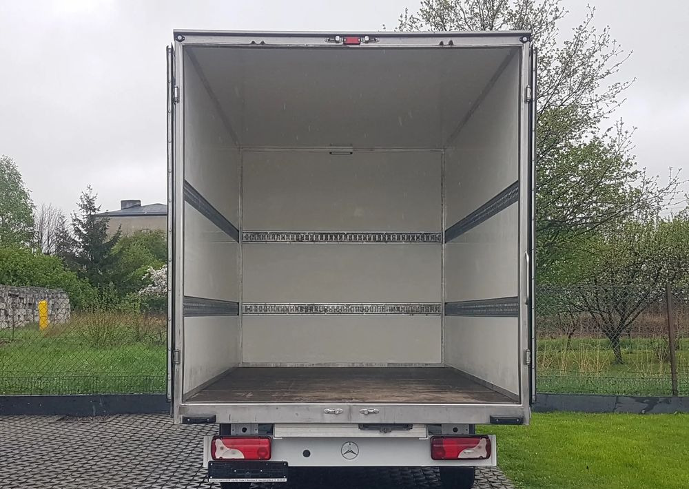 Mercedes-Benz Sprinter KONTENER 8EP 4,11x2,15x2,30 KLIMA 314 CDI MANUAL KRAJOWY AC - כלי רכב מסחרי עם תיבה: תמונה 5 Mercedes-Benz Sprinter KONTENER 8EP 4,11x2,15x2,30 KLIMA 314 CDI MANUAL KRAJOWY AC - כלי רכב מסחרי עם תיבה: תמונה 5