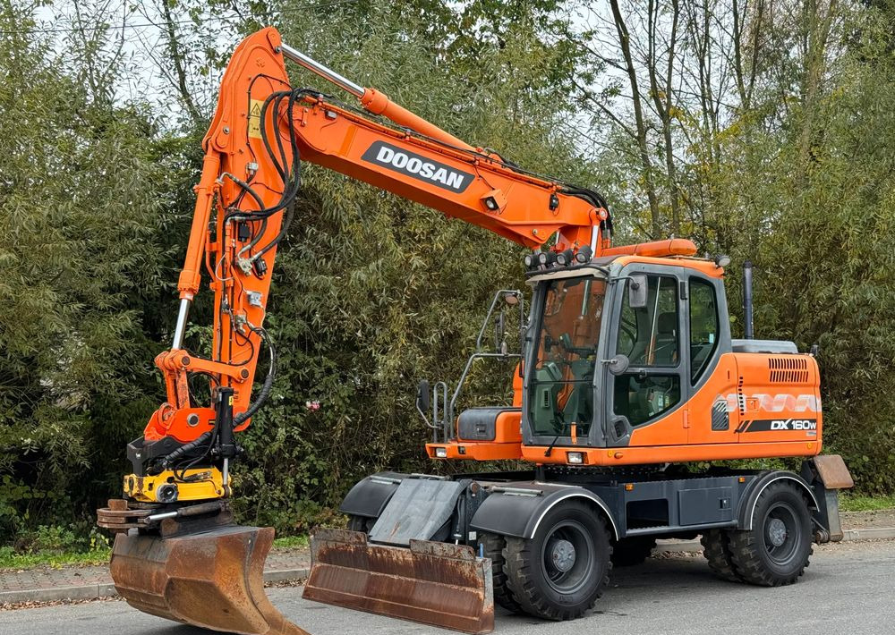 Doosan * DOOSAN DX160W *ROTOTILT* GPS 2D Leica * Sprowadzona * Stan Perfekcyjny * Koparka Kołowa * - מחפר גלגלים: תמונה 1 Doosan * DOOSAN DX160W *ROTOTILT* GPS 2D Leica * Sprowadzona * Stan Perfekcyjny * Koparka Kołowa * - מחפר גלגלים: תמונה 1