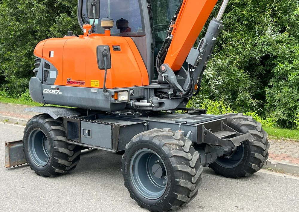 Doosan DOOSAN DX57W *ROTOTILT* 2200 Motogodzin JAK NOWA KOPARKA KOŁOWA STAN PERFEKCYJNY SPROWADZONA - מחפר גלגלים: תמונה 5 Doosan DOOSAN DX57W *ROTOTILT* 2200 Motogodzin JAK NOWA KOPARKA KOŁOWA STAN PERFEKCYJNY SPROWADZONA - מחפר גלגלים: תמונה 5