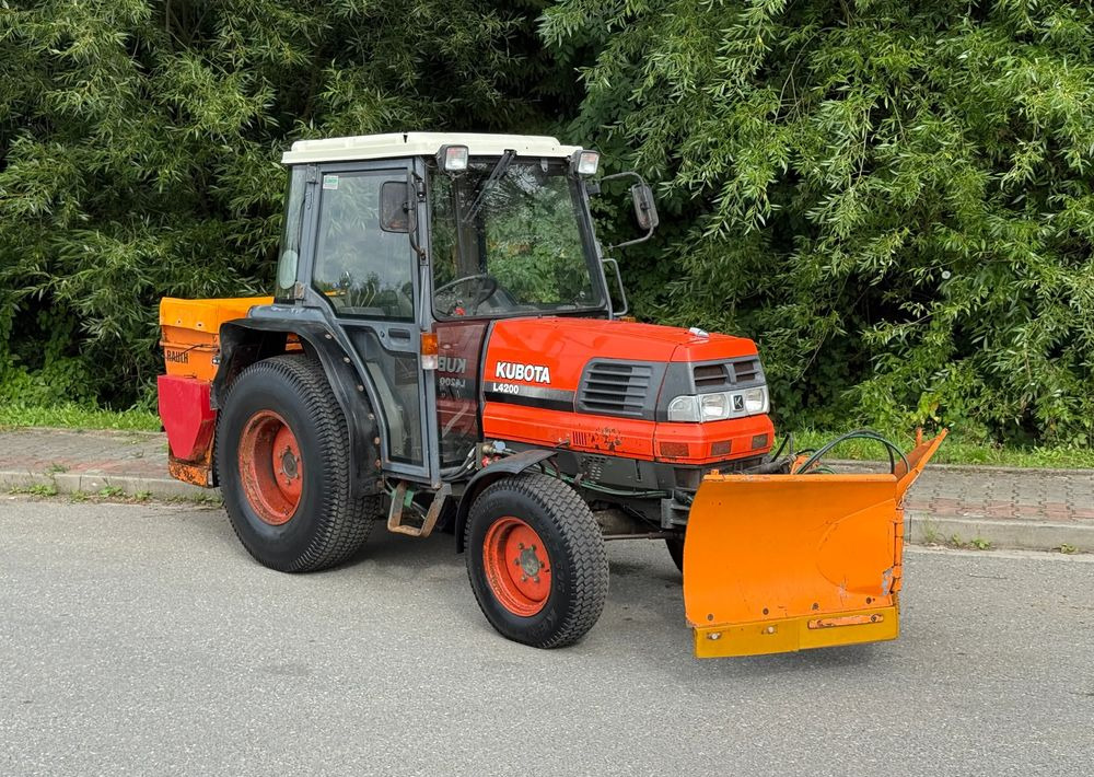Kubota * Traktor KUBOTA L4200 * 4x4 * Pług Piaskarka * Wałek Przód Tył * Sprowadzony* Zimowe Utrzymanie - טרקטור חקלאי: תמונה 2 Kubota * Traktor KUBOTA L4200 * 4x4 * Pług Piaskarka * Wałek Przód Tył * Sprowadzony* Zimowe Utrzymanie - טרקטור חקלאי: תמונה 2