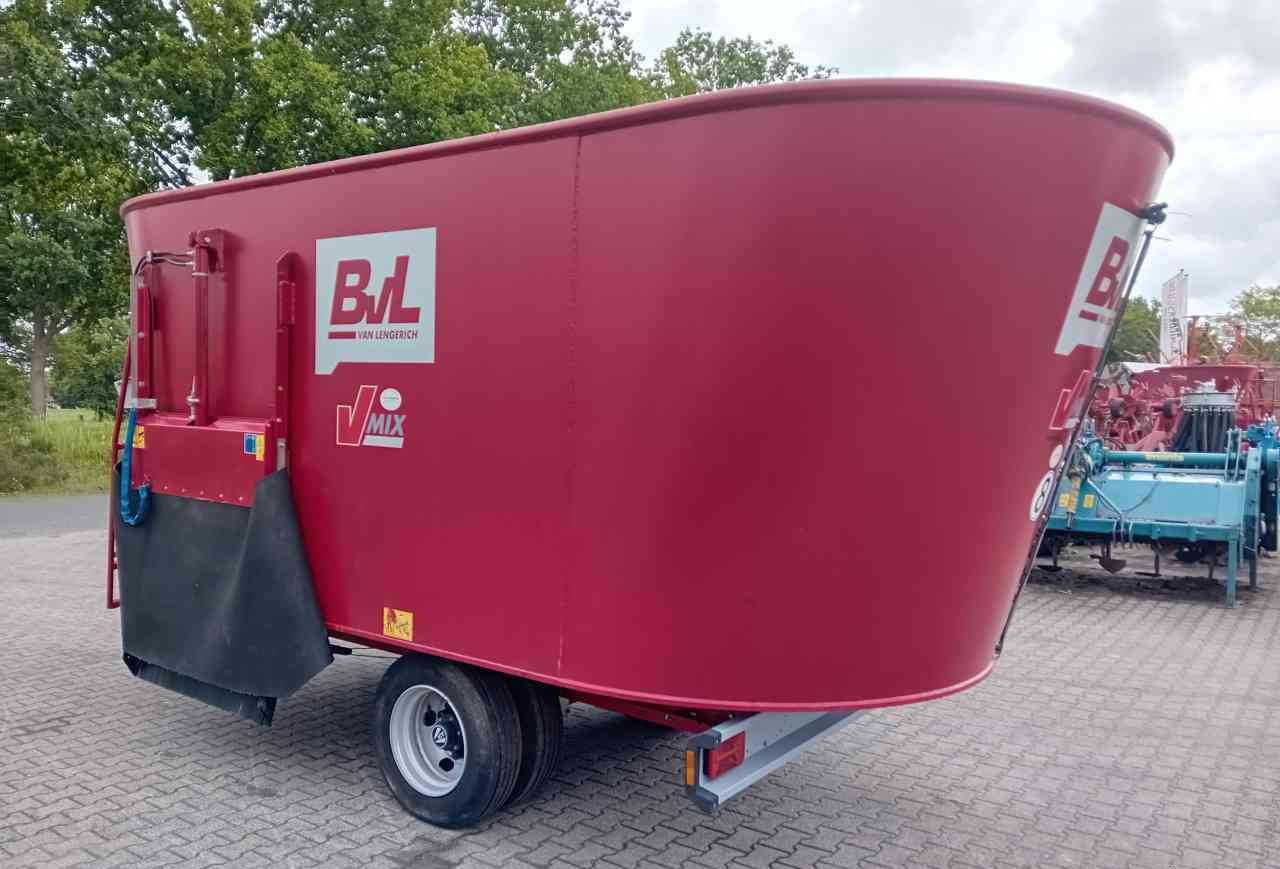 BVL V-Mix Plus 22-2S Voermengwagen Voermachines - עגלת מערבל מספוא: תמונה 3 BVL V-Mix Plus 22-2S Voermengwagen Voermachines - עגלת מערבל מספוא: תמונה 3