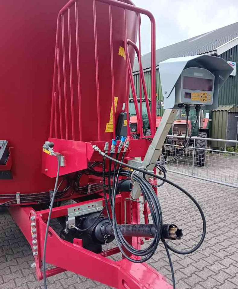 BVL V-Mix Plus 22-2S Voermengwagen Voermachines - עגלת מערבל מספוא: תמונה 4 BVL V-Mix Plus 22-2S Voermengwagen Voermachines - עגלת מערבל מספוא: תמונה 4