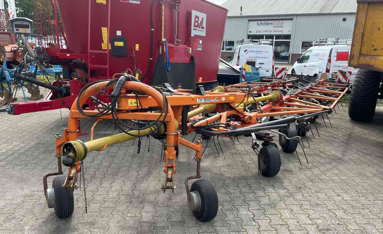 Fella TH 1800 Hydro getrokken schudder, weidebouwmachines - גורף/ מגרפה: תמונה 1 Fella TH 1800 Hydro getrokken schudder, weidebouwmachines - גורף/ מגרפה: תמונה 1