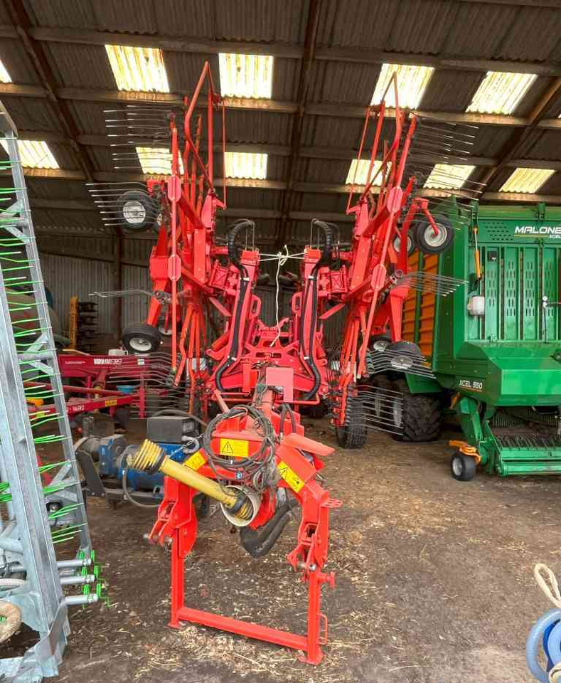 Kuhn GA 8521 zwadhark zwiller rugger rake weidebouwmachines - גורף/ מגרפה: תמונה 3 Kuhn GA 8521 zwadhark zwiller rugger rake weidebouwmachines - גורף/ מגרפה: תמונה 3