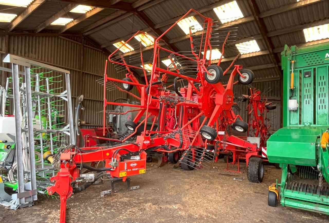 Kuhn GA 8521 zwadhark zwiller rugger rake weidebouwmachines - גורף/ מגרפה: תמונה 1 Kuhn GA 8521 zwadhark zwiller rugger rake weidebouwmachines - גורף/ מגרפה: תמונה 1