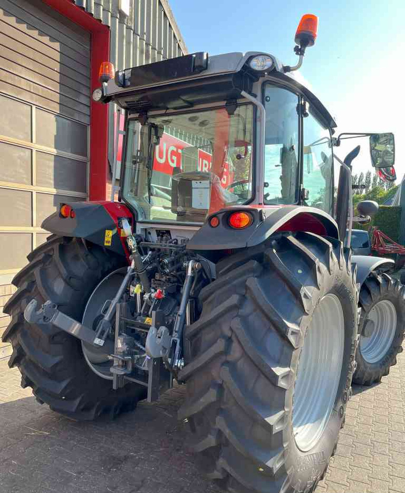 Massey Ferguson 5M.145 Dyna-4 Tractoren - טרקטור חקלאי: תמונה 4 Massey Ferguson 5M.145 Dyna-4 Tractoren - טרקטור חקלאי: תמונה 4