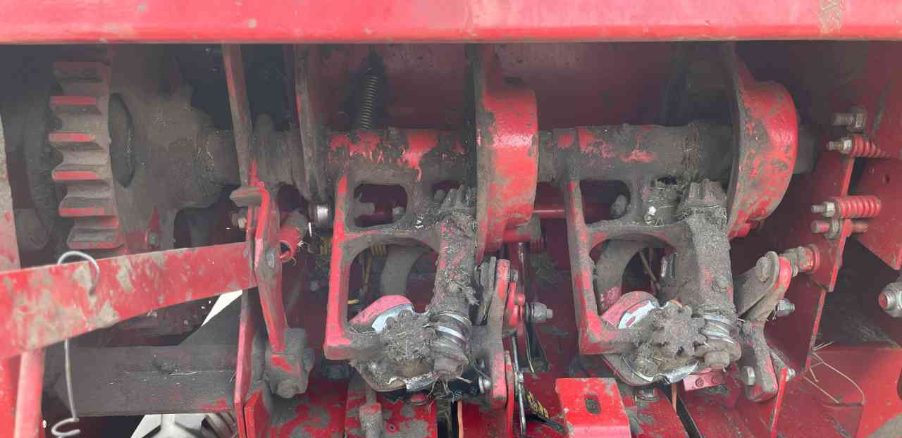 New Holland 570 Balepers pers pakkenperk weidebouwmachines - מכונת צרור מרובעת: תמונה 5 New Holland 570 Balepers pers pakkenperk weidebouwmachines - מכונת צרור מרובעת: תמונה 5