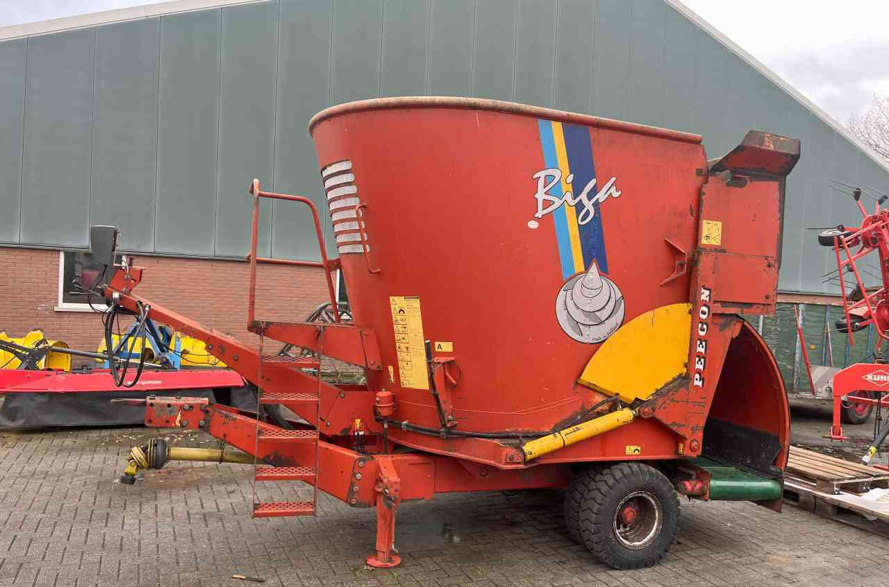 Peecon BIGA 10 voermengwagen, laadklep, voermachines - עגלת מערבל מספוא: תמונה 1 Peecon BIGA 10 voermengwagen, laadklep, voermachines - עגלת מערבל מספוא: תמונה 1