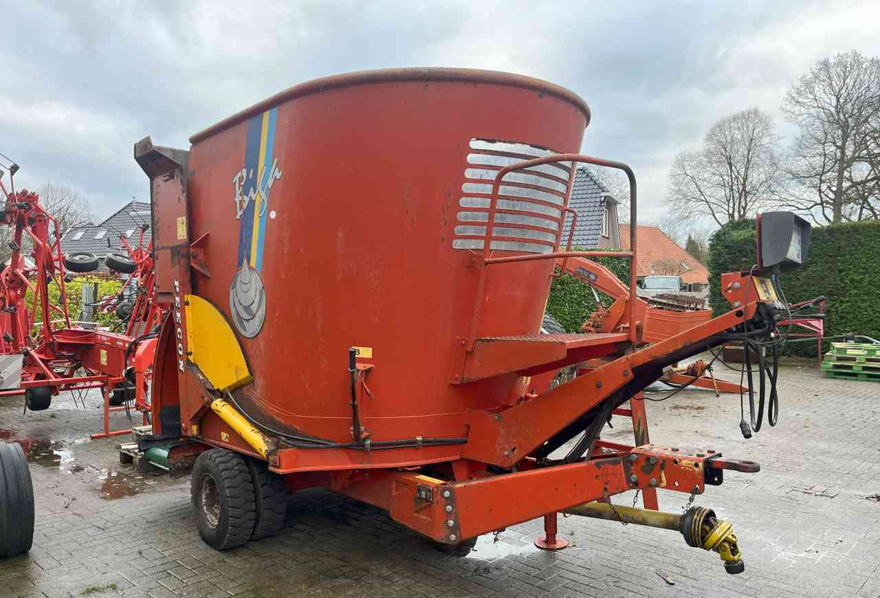 Peecon BIGA 10 voermengwagen, laadklep, voermachines - עגלת מערבל מספוא: תמונה 3 Peecon BIGA 10 voermengwagen, laadklep, voermachines - עגלת מערבל מספוא: תמונה 3