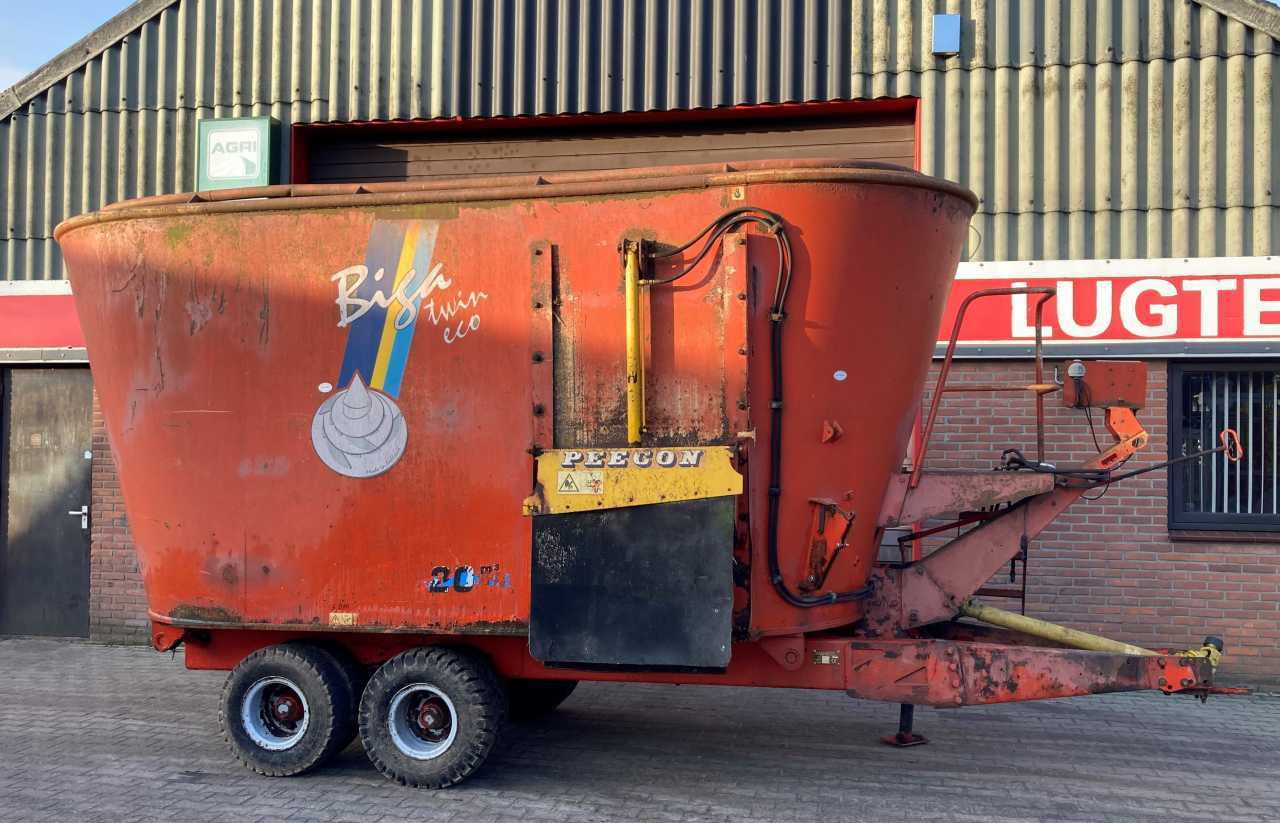 Peecon VME 200 Voermengwagen Voermachines - עגלת מערבל מספוא: תמונה 2 Peecon VME 200 Voermengwagen Voermachines - עגלת מערבל מספוא: תמונה 2