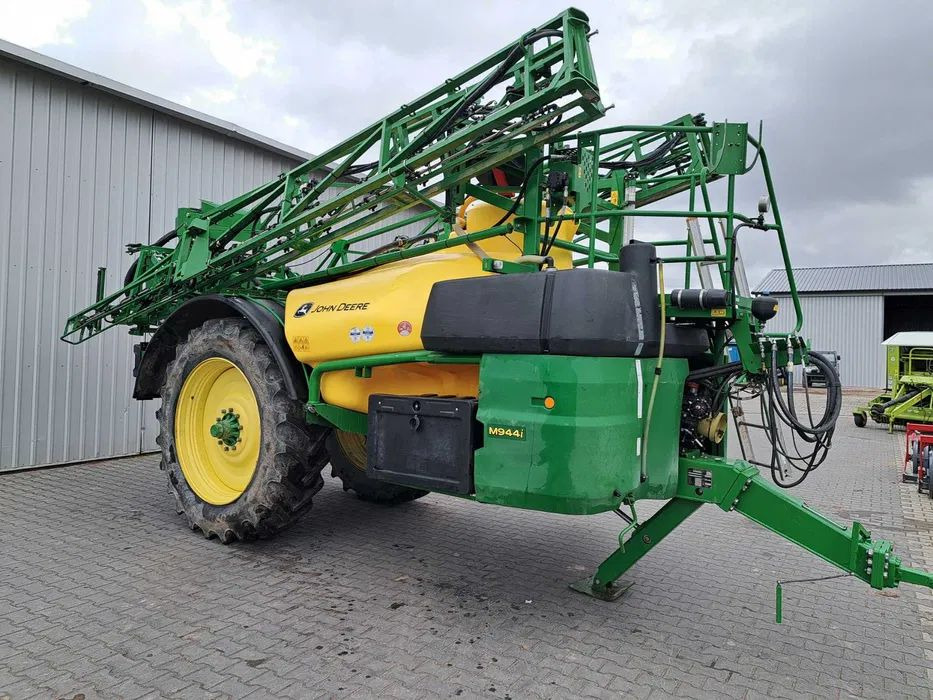 John Deere 944i - מרסס נגרר: תמונה 4 John Deere 944i - מרסס נגרר: תמונה 4