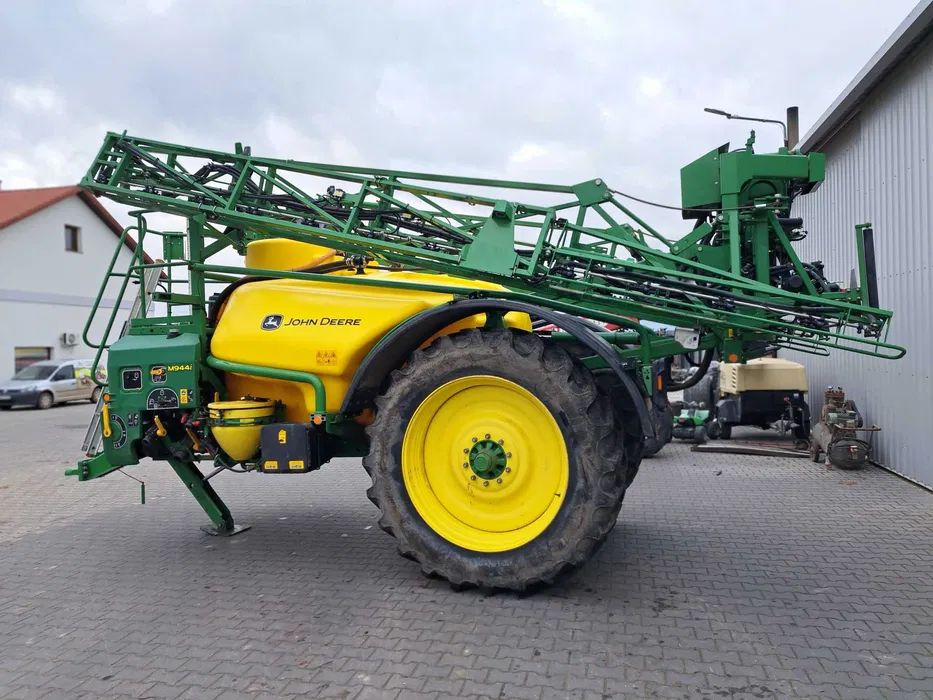 John Deere 944i - מרסס נגרר: תמונה 2 John Deere 944i - מרסס נגרר: תמונה 2
