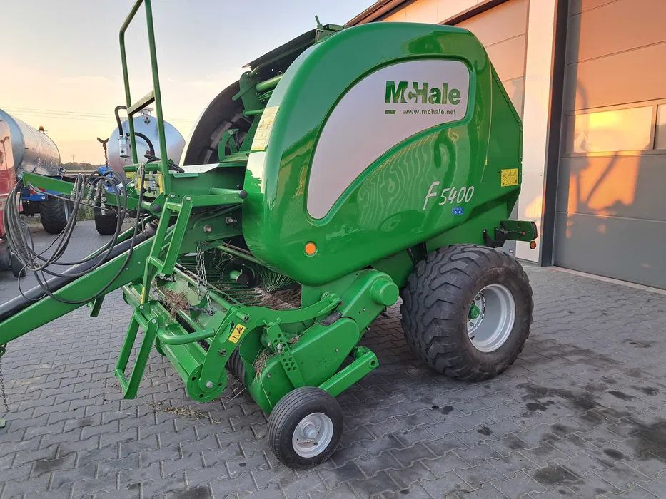 Mchale 5400C - מכונת צרור עגולה: תמונה 2 Mchale 5400C - מכונת צרור עגולה: תמונה 2