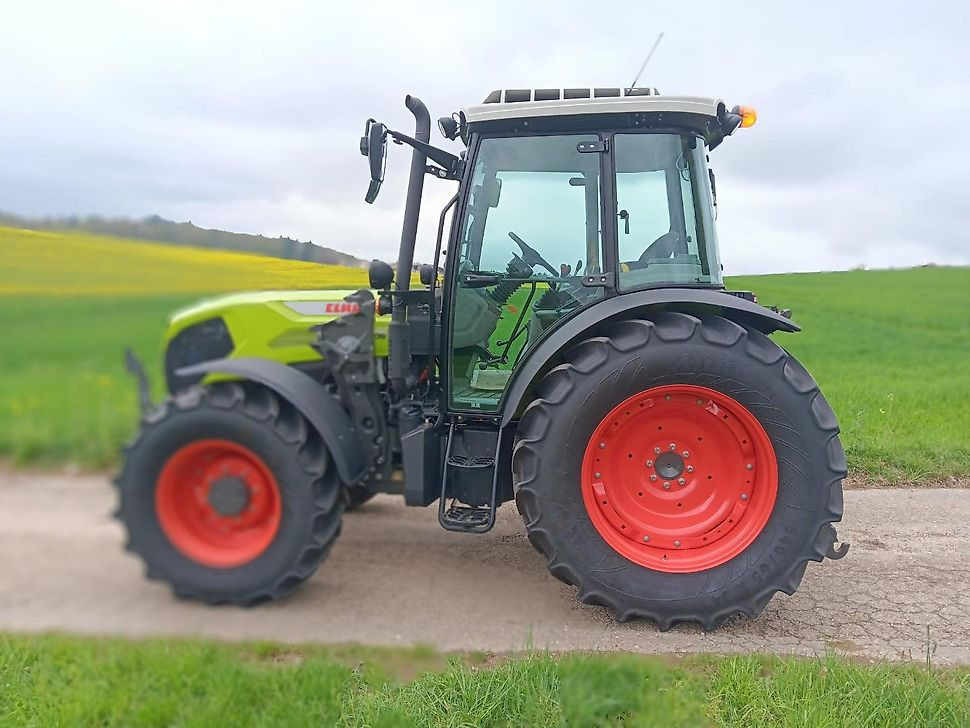 Claas CLAAS AXOS 240 Traktor Schlepper Frontlader - Konsolen Klima - טרקטור חקלאי: תמונה 2 Claas CLAAS AXOS 240 Traktor Schlepper Frontlader - Konsolen Klima - טרקטור חקלאי: תמונה 2