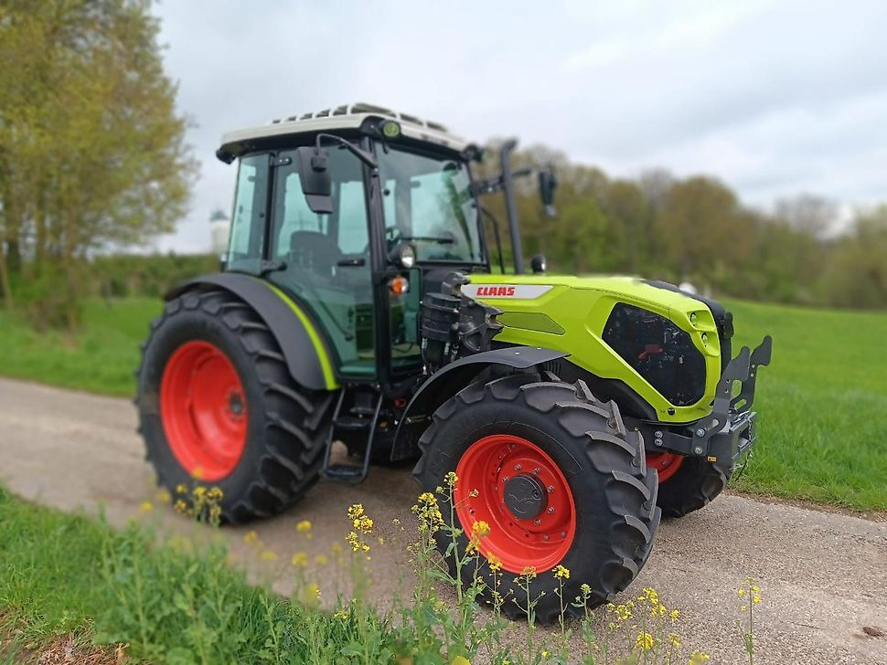 Claas CLAAS AXOS 240 Traktor Schlepper Frontlader - Konsolen Klima - טרקטור חקלאי: תמונה 4 Claas CLAAS AXOS 240 Traktor Schlepper Frontlader - Konsolen Klima - טרקטור חקלאי: תמונה 4