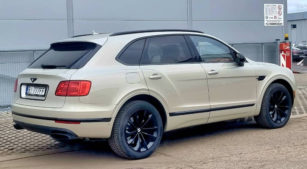 Bentley BENTAYGA 6.0 W12 - מכונית: תמונה 5 Bentley BENTAYGA 6.0 W12 - מכונית: תמונה 5
