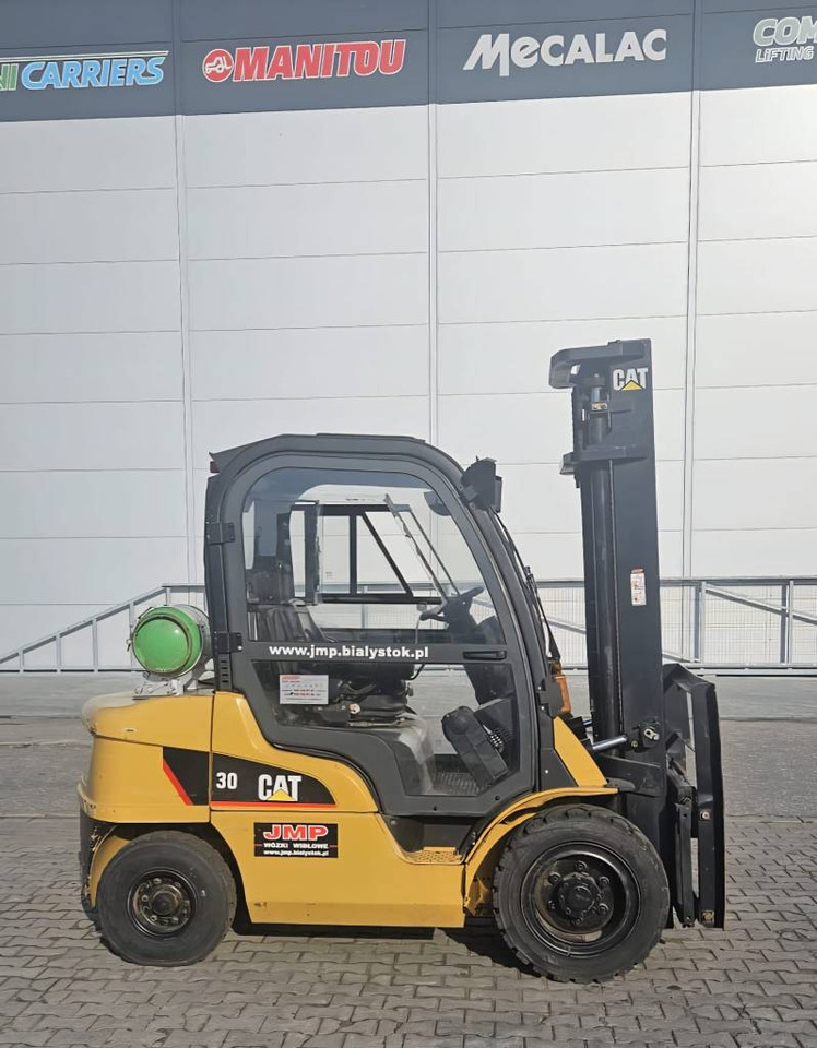 CAT GP 30 N - מלגזת LPG: תמונה 4 CAT GP 30 N - מלגזת LPG: תמונה 4
