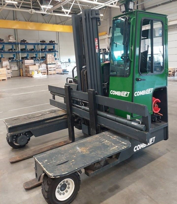 Combilift C 4000 LPG - משאית הגעה ב-4 דרכים: תמונה 1 Combilift C 4000 LPG - משאית הגעה ב-4 דרכים: תמונה 1