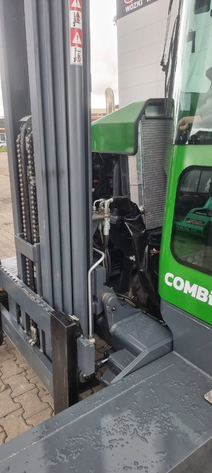 משאית הגעה ב-4 דרכים Combilift C 4000 MK4 DIESEL: תמונה 11 משאית הגעה ב-4 דרכים Combilift C 4000 MK4 DIESEL: תמונה 11