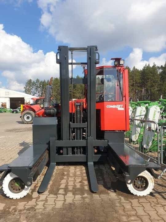 Combilift C 4500 - מעמיס צד: תמונה 1 Combilift C 4500 - מעמיס צד: תמונה 1