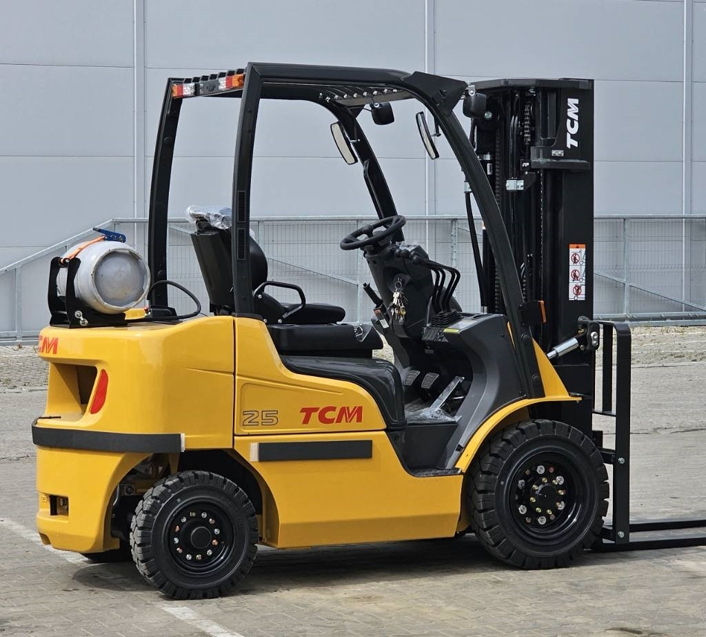 חָדָשׁ מלגזת LPG TCM FGE25-E2 UNUSED TRIPLEX 4700mm: תמונה 13