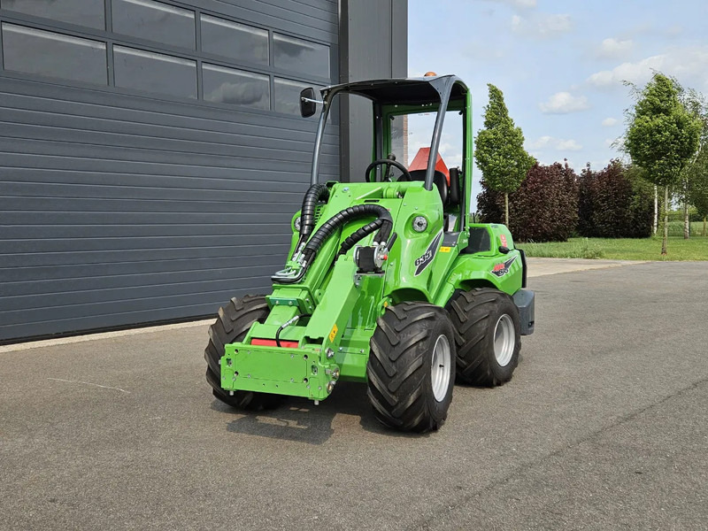 מעמיס רצועות קומפקטי Avant 635i Rental mini-shovel: תמונה 9