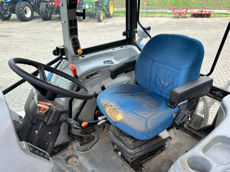 New Holland T5050 Hi-Lo Powershuttle - טרקטור חקלאי: תמונה 5 New Holland T5050 Hi-Lo Powershuttle - טרקטור חקלאי: תמונה 5