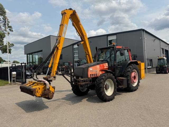 Valtra 8150 hitech met Bos maaiarm met klepelmaaier - טרקטור חקלאי: תמונה 3 Valtra 8150 hitech met Bos maaiarm met klepelmaaier - טרקטור חקלאי: תמונה 3