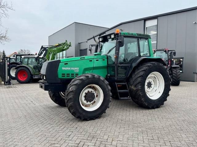 Valtra 8350 Hitech - טרקטור חקלאי: תמונה 2 Valtra 8350 Hitech - טרקטור חקלאי: תמונה 2