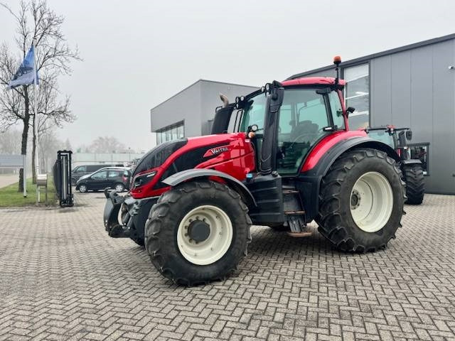 Valtra T144 Hitech - טרקטור חקלאי: תמונה 1 Valtra T144 Hitech - טרקטור חקלאי: תמונה 1