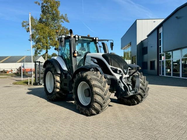 Valtra T214 Versu - טרקטור חקלאי: תמונה 2 Valtra T214 Versu - טרקטור חקלאי: תמונה 2
