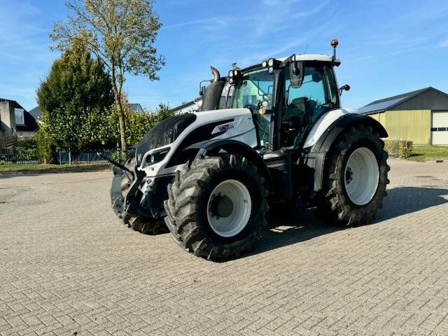 Valtra T214 Versu - טרקטור חקלאי: תמונה 1 Valtra T214 Versu - טרקטור חקלאי: תמונה 1