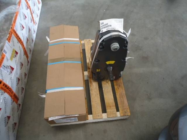 Valtra T4 Zuidberg frontpto frontaftakas - חלקי חילוף עבור מכונה חקלאית: תמונה 1 Valtra T4 Zuidberg frontpto frontaftakas - חלקי חילוף עבור מכונה חקלאית: תמונה 1